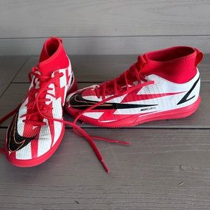 Youth size 3 CR7 indoor soccer shoes